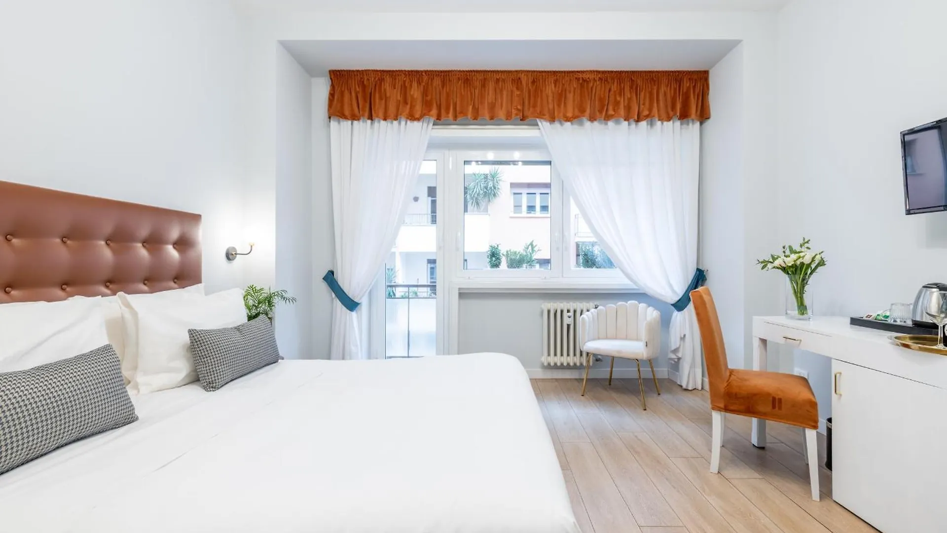 Отель Domus Bella Roma